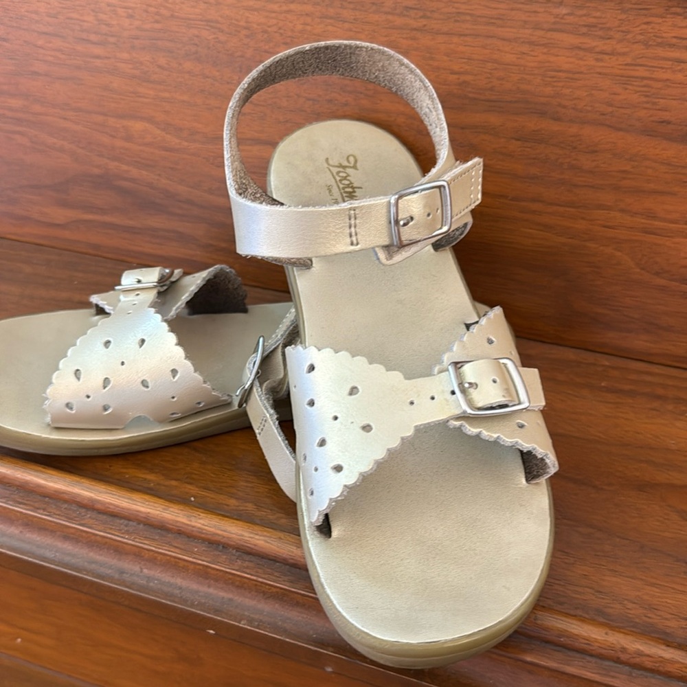 FootMates Bran - Gold Sandals